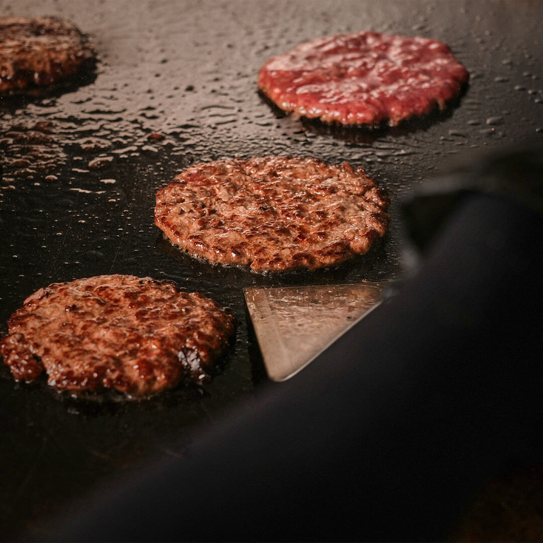 بيف شوتس فرع حطين في شمال الرياض